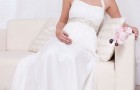 Беременная невеста в свадебном платье